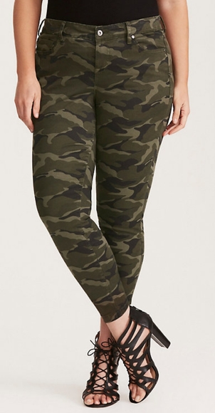 Torrid Camo Crop Skinny Jeans Size 14
